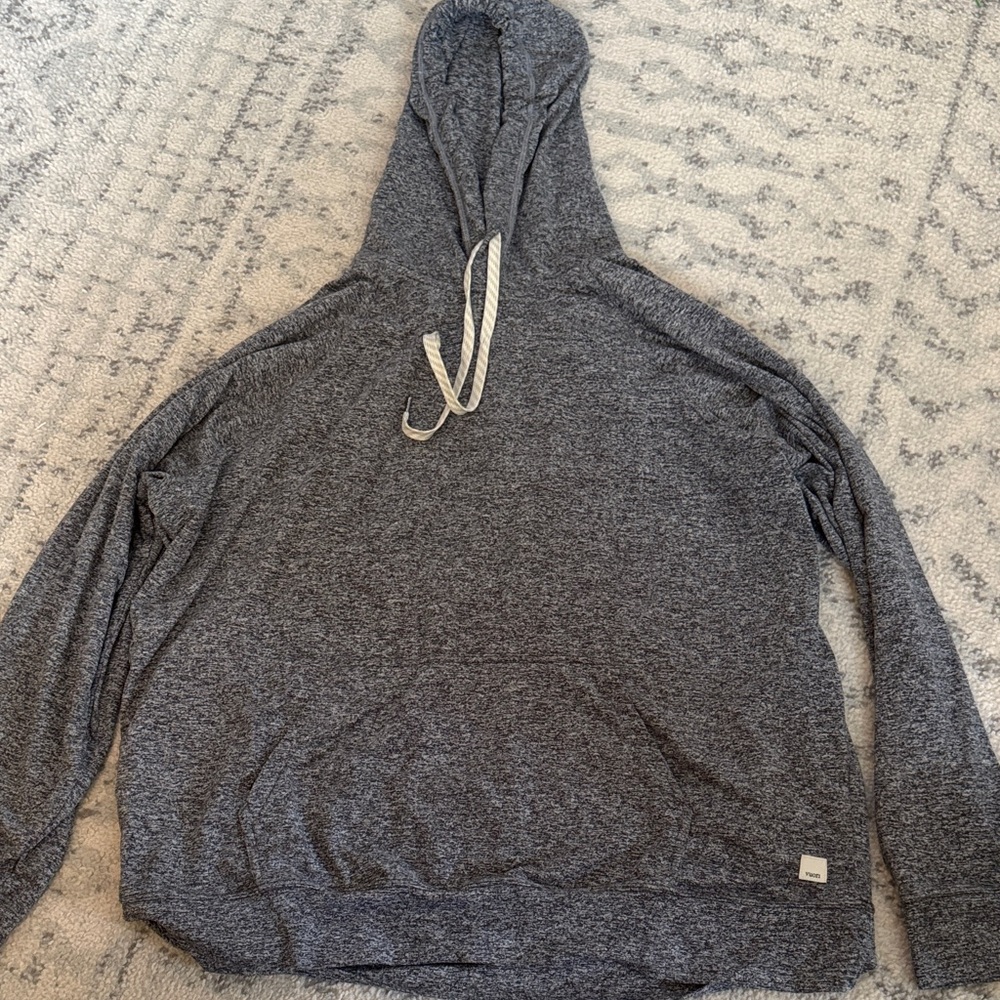 Women’s Vuori Halo Heather Gray pullover